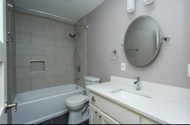 Building Photo - 2509 Loyola Ln