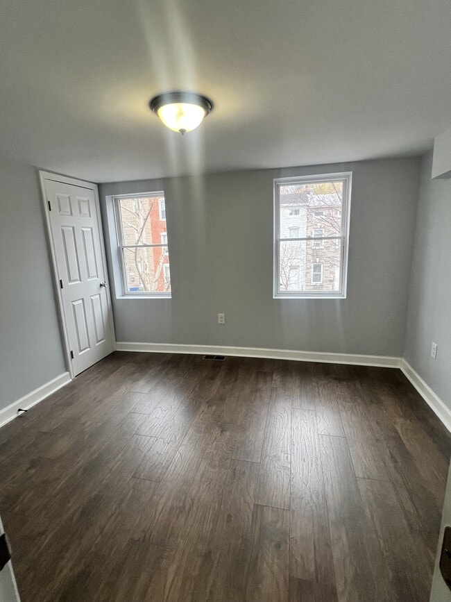 Building Photo - 1212 W Lombard St