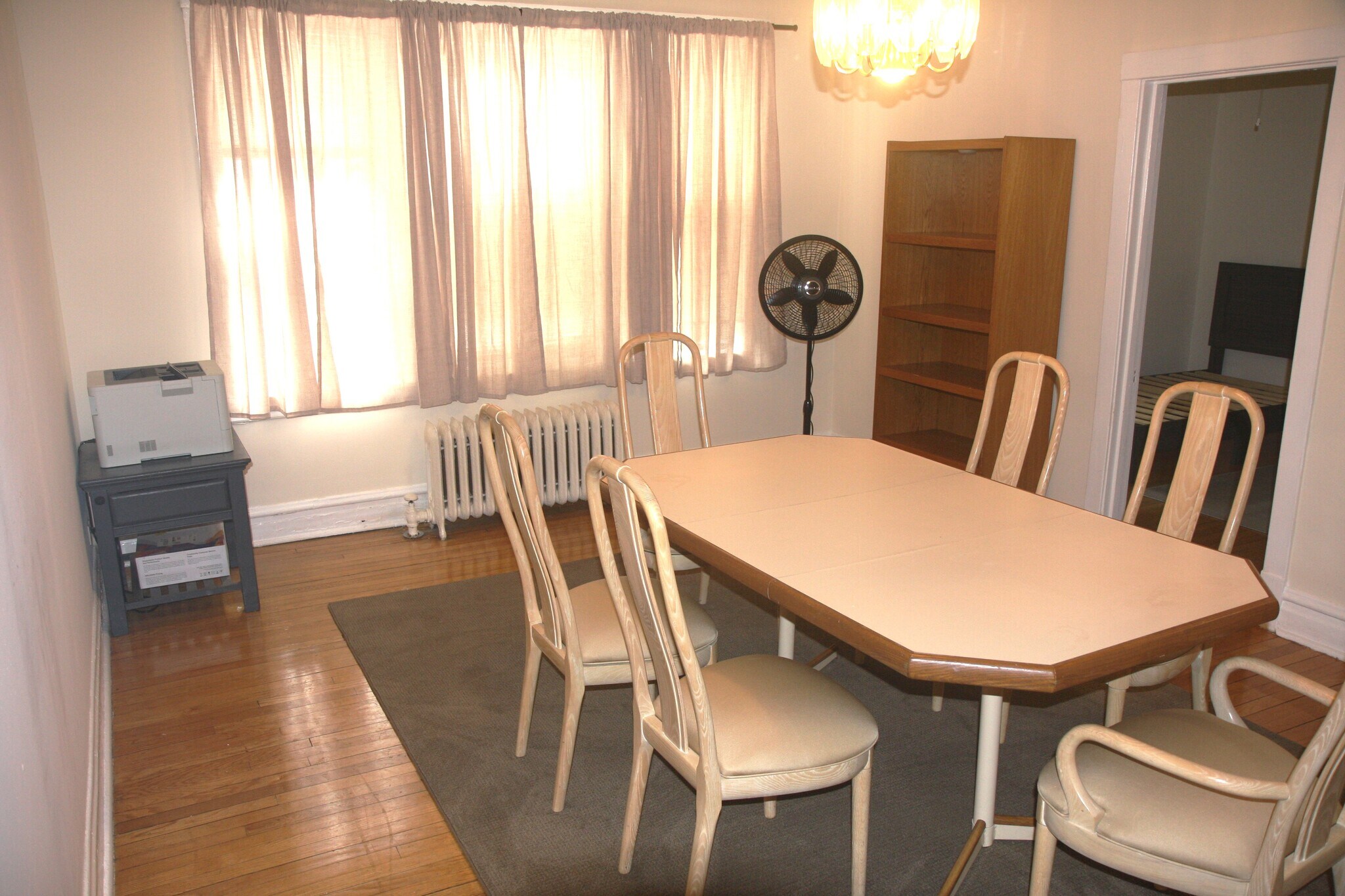 Dining/study area - 1417 W Rosemont Ave