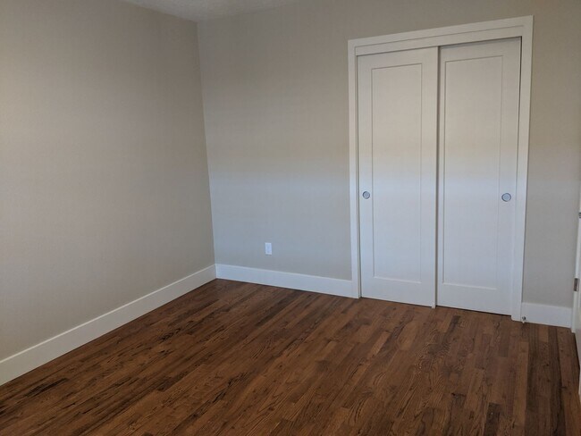 Building Photo - 121/123 N. Garrison Road