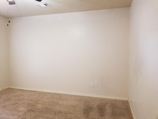 Building Photo - 2803 Conner Dr