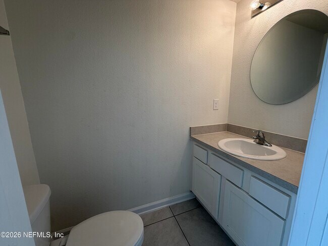 Building Photo - 35 Oarsman Xing Dr