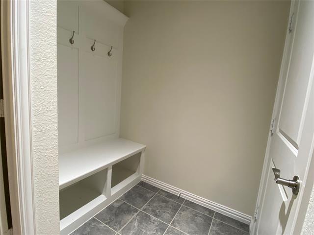 Building Photo - 413 Bow Dr