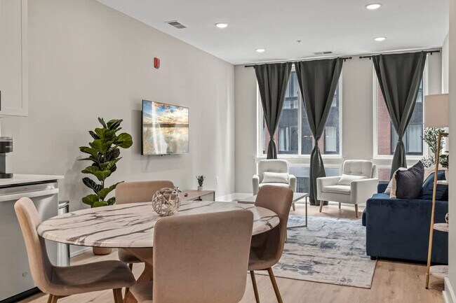 Building Photo - 916 N Delaware Ave