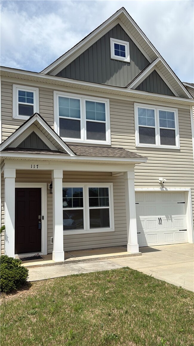 Building Photo - 117 Weaver Way