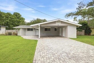 Building Photo - 302 Loruna Dr