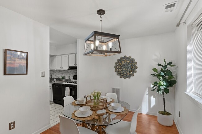 Building Photo - 6071 Majors Ln