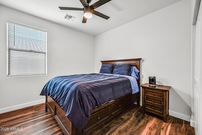 Building Photo - 3156 E Country Shadows St