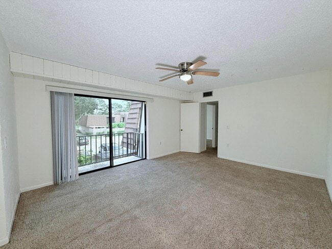Building Photo - 710 7th Ln