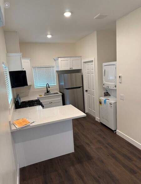 Building Photo - 10279 Priscilla St