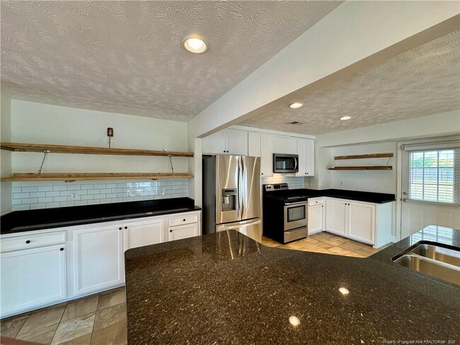 Building Photo - 1264 Bromley Dr