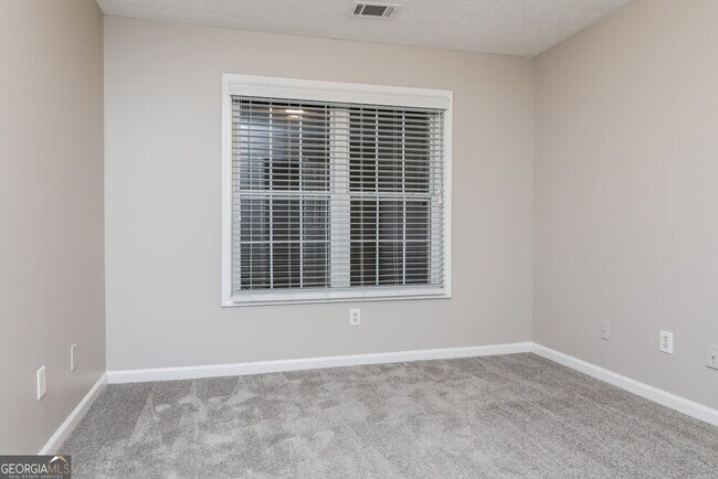 Building Photo - 655 Simon Ive Dr