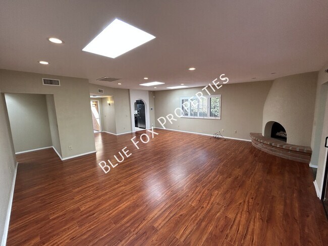 Building Photo - 6601 E Vía Cedri