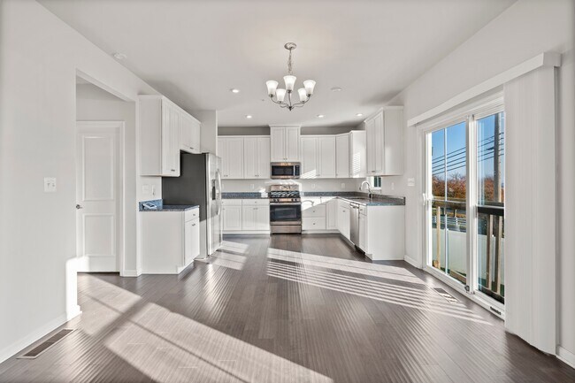 Building Photo - 311 Sunrise Ct