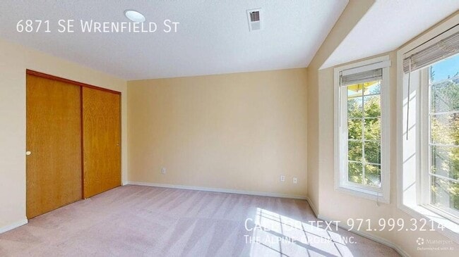 Building Photo - 6871 SE Wrenfield St