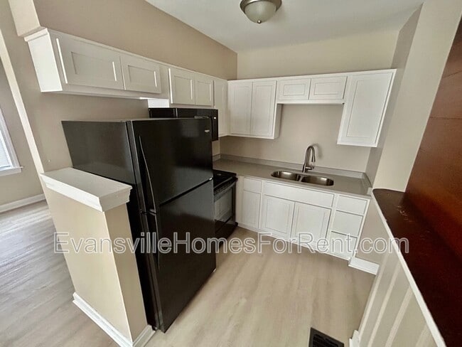 Building Photo - 1206 S 1208 Boeke Rd