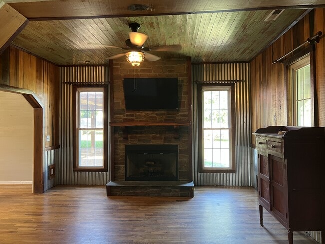 Building Photo - 1092 Co Rd 8