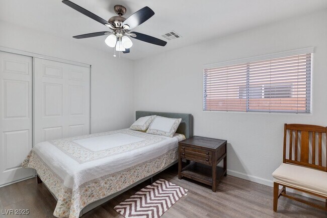 Building Photo - 6717 Yellowhammer Pl