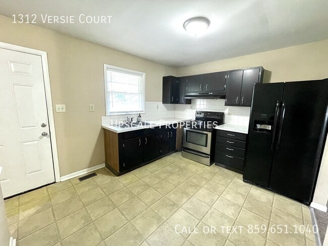 Building Photo - 1312 Versie Ct