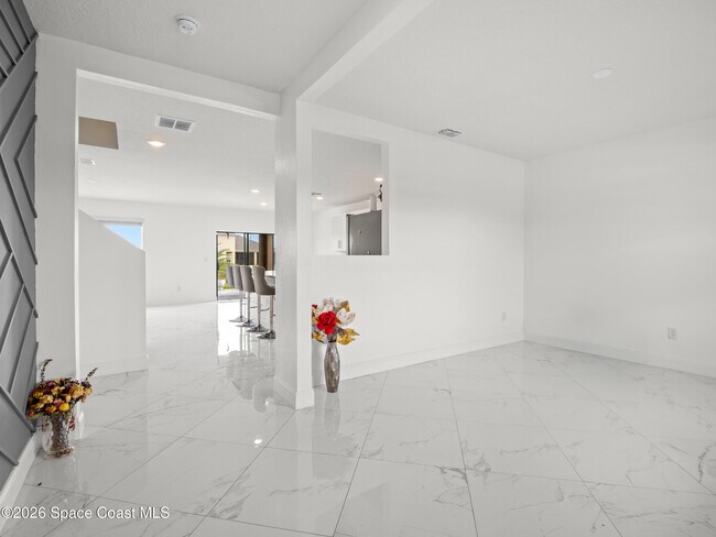 Building Photo - 6815 Topaz Dr