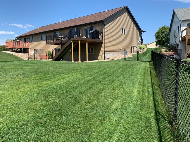 Fenced back yard - 6555 Wellington Ct