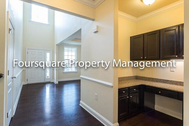 Building Photo - Single Family Home |1st Floor- Guest Suite...