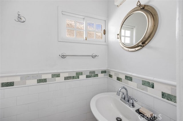 Building Photo - 2750 Solana Way