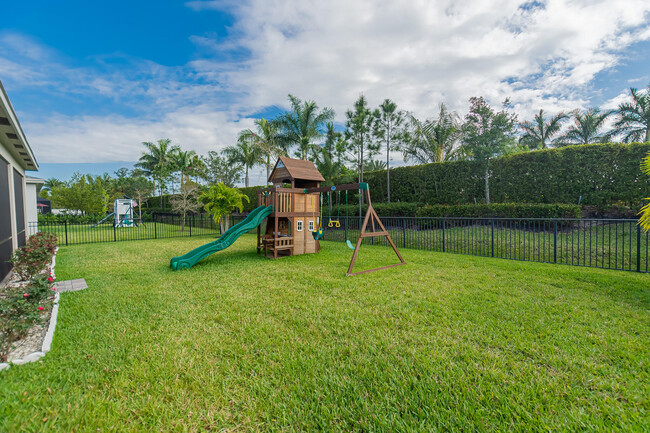 Building Photo - 11821 SW Lyra Dr.