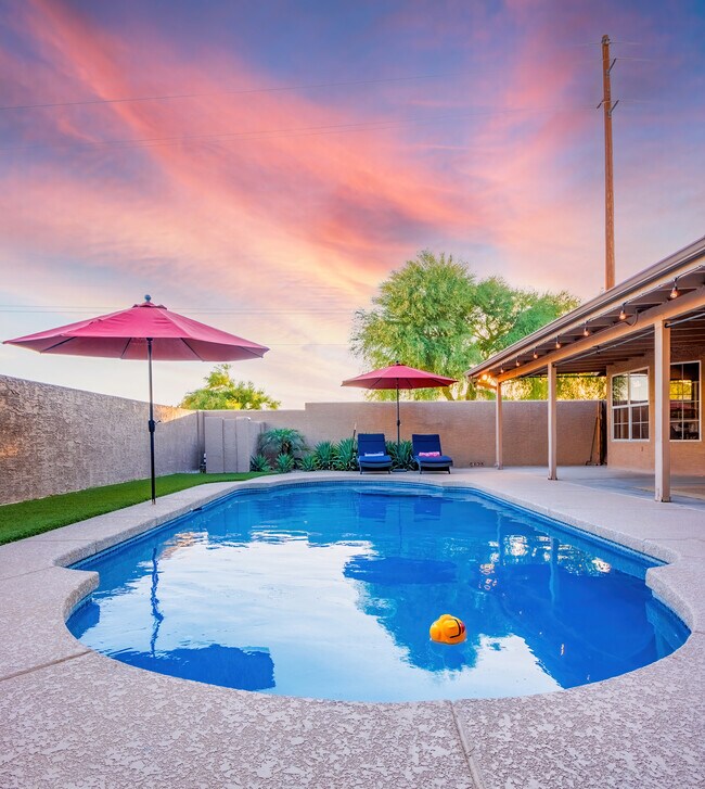 Building Photo - 4027 E Cathedral Rock Dr