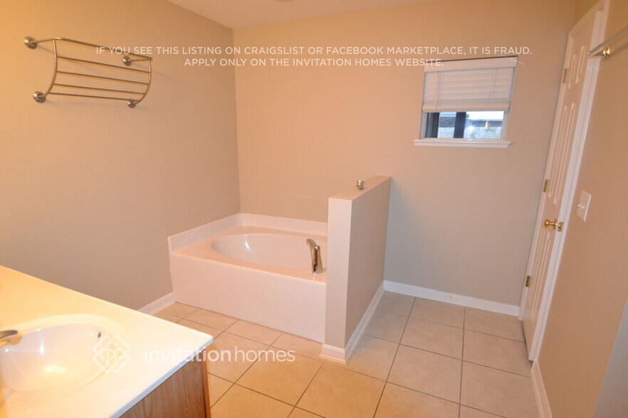 Building Photo - 571 Fort Smith Blvd