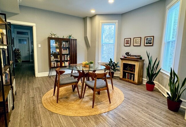 Dining Room - 3327 W Hirsch St