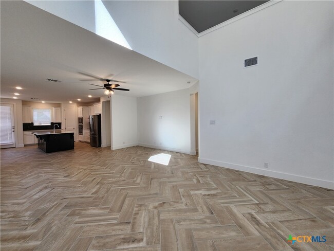 Building Photo - 1047 Lime Gruene