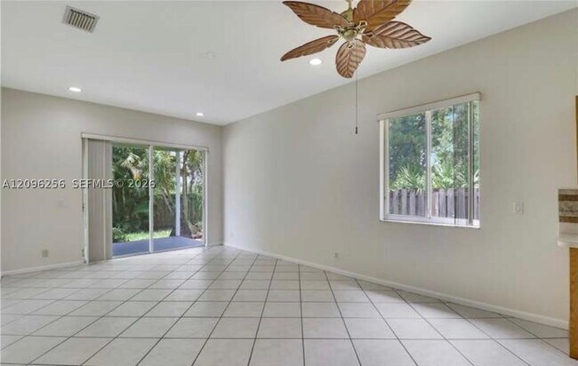 Building Photo - 4735 SE Winter Haven Ct