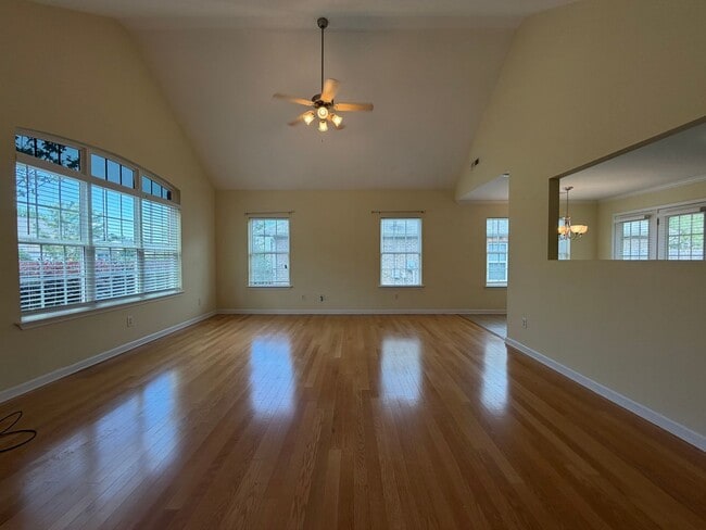 Building Photo - Brick 3/2 House in West Rome- $1,795