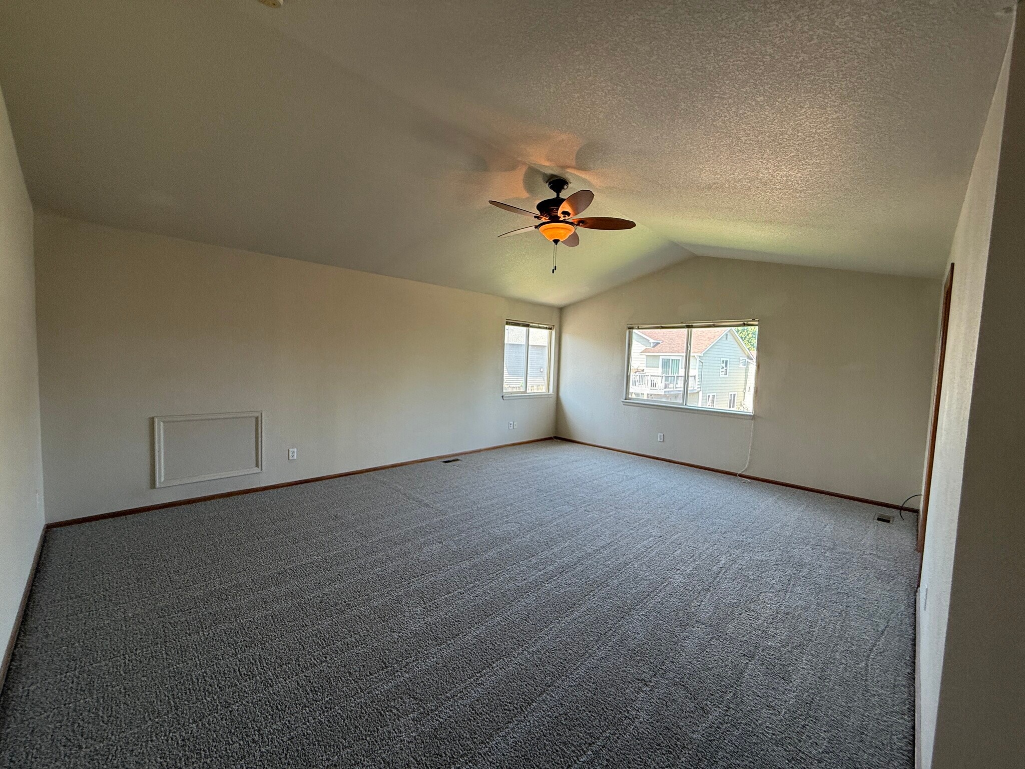 Building Photo - 5846 Dolores St
