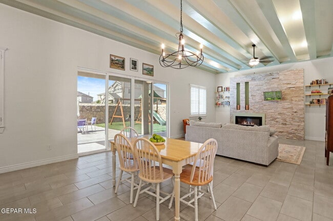 Building Photo - 12364 Desert Dove Ave
