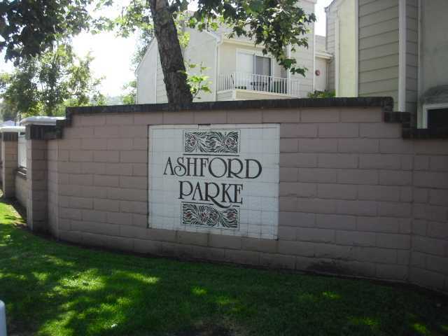 Building Photo - *MOVE IN SPECIAL!* Lovely 2 Bedroom plus den 2.5 bathroom Townhome in Gated Community