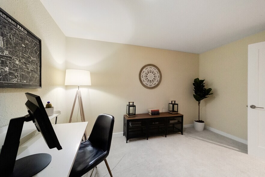 Building Photo - 3906 Silverheels Dr