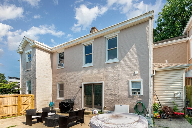 Building Photo - 8 Carneal St