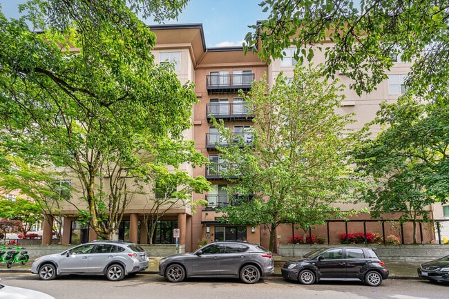 Building Photo - 1323 Boren Ave
