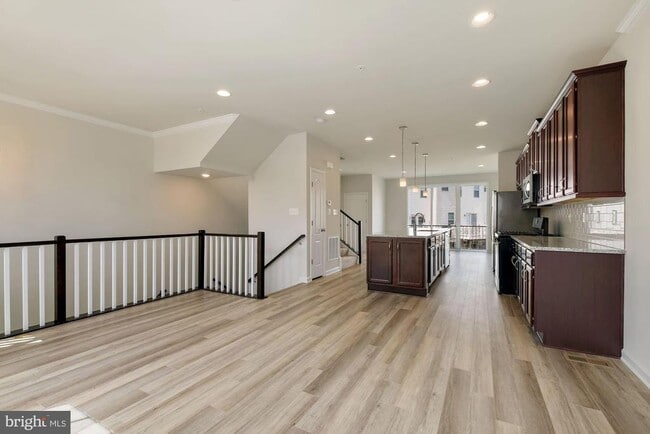 Building Photo - 5986 Passend Dr
