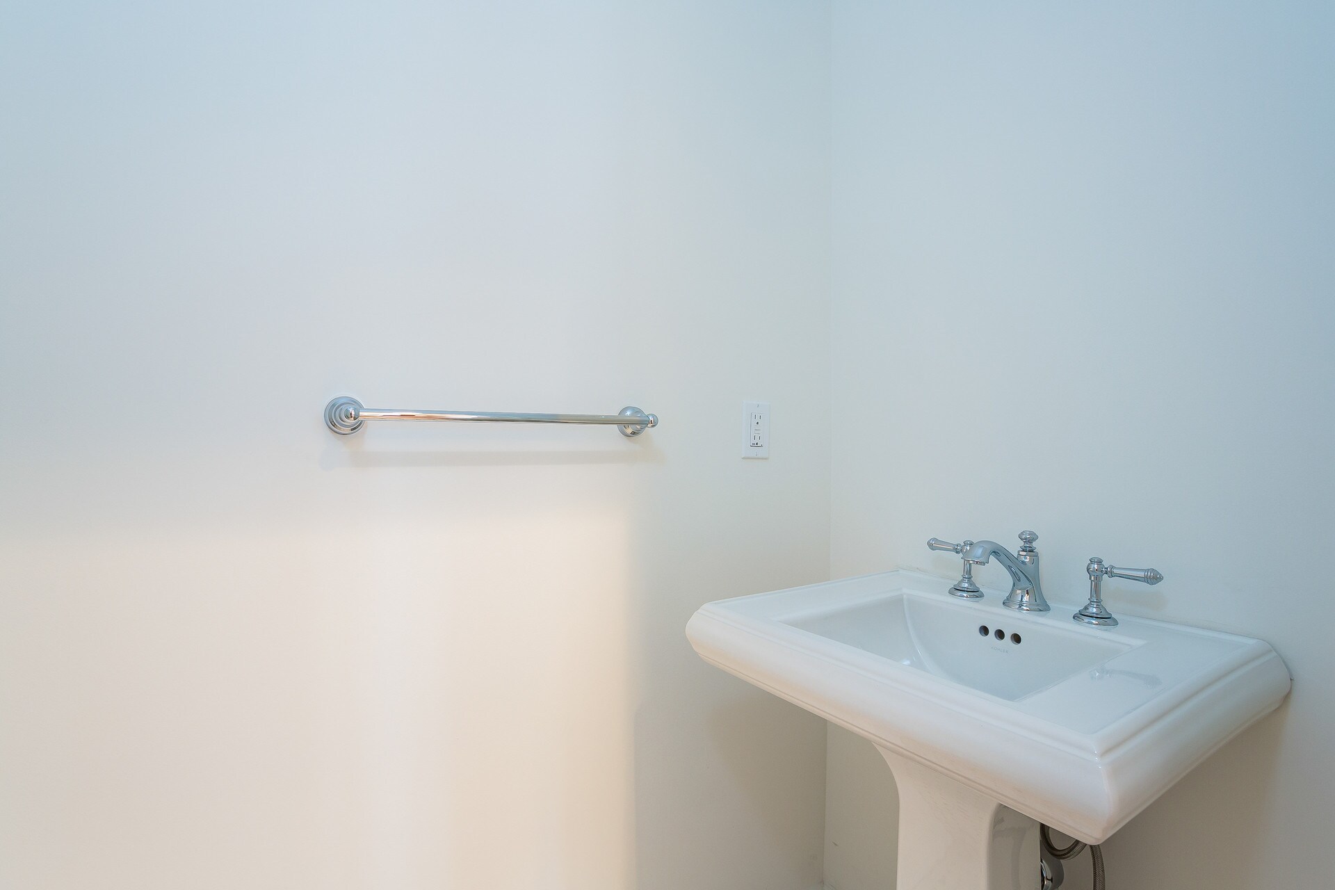 Building Photo - 52 Brookside Dr