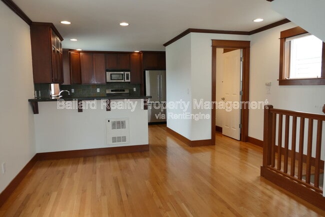 Building Photo - 913 NW 51st St