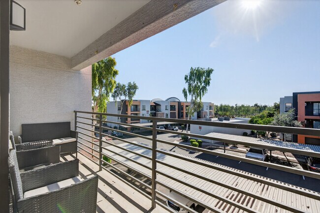 Building Photo - 15164 N 140th Dr