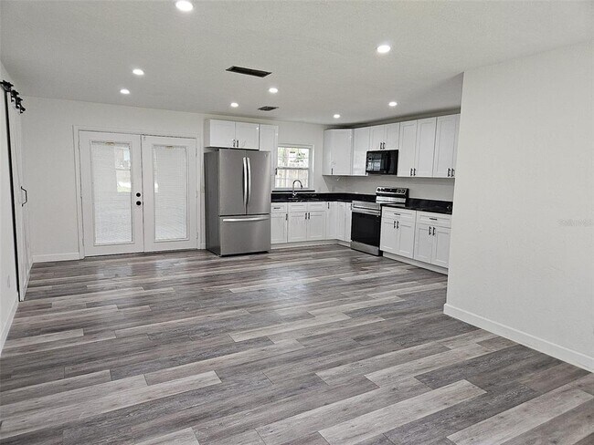 Building Photo - 4051 NW 19th Ave