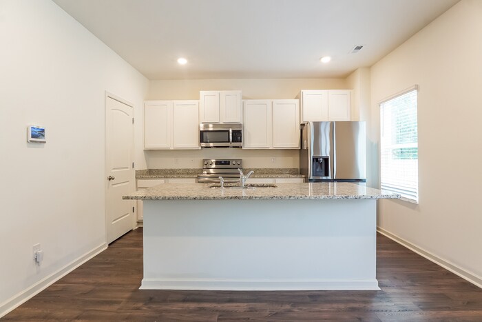 Building Photo - 5583 Timber Leaf Lp