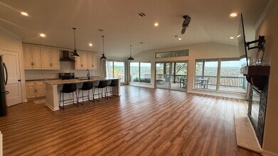 Building Photo - Beautiful Hill Country Retreat Near Lake Travis with AMAZING VIEWS