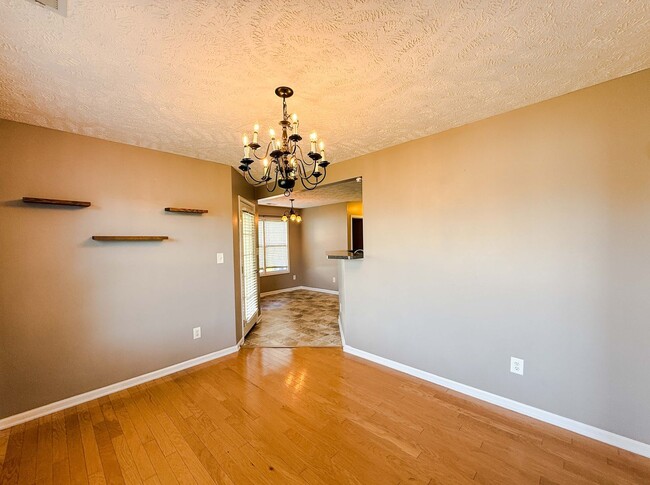 Building Photo - 1904 Yellowbrick Rd