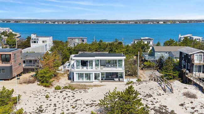 Building Photo - 413B Dune Rd