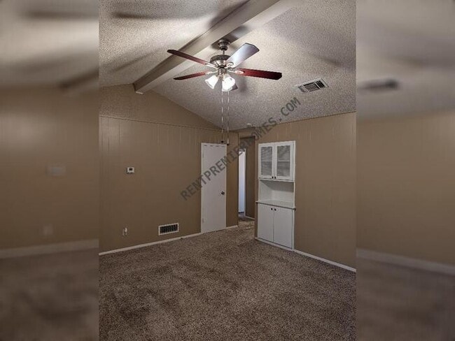 Building Photo - 1563 Pamela Ln